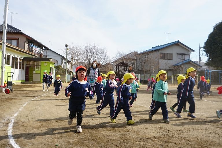 1月 始業式・園外保育たこあげさくら公園・マラソン