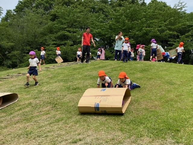 5月　土手すべりに行きました♪♪